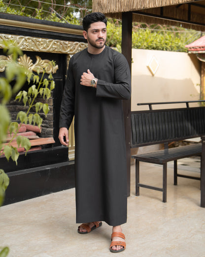 Emirati Black Thobe || Timeless Edition